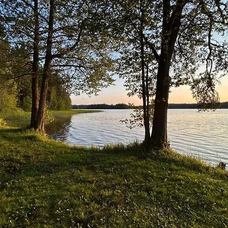 Semesterbostad Kolme Maenni Kuubik *